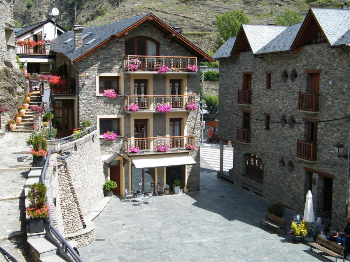 Hotel Lamoga Llavorsí Kültér fotó