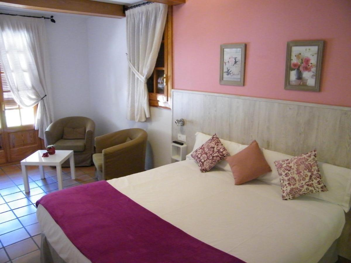 Hotel Lamoga Llavorsí Kültér fotó